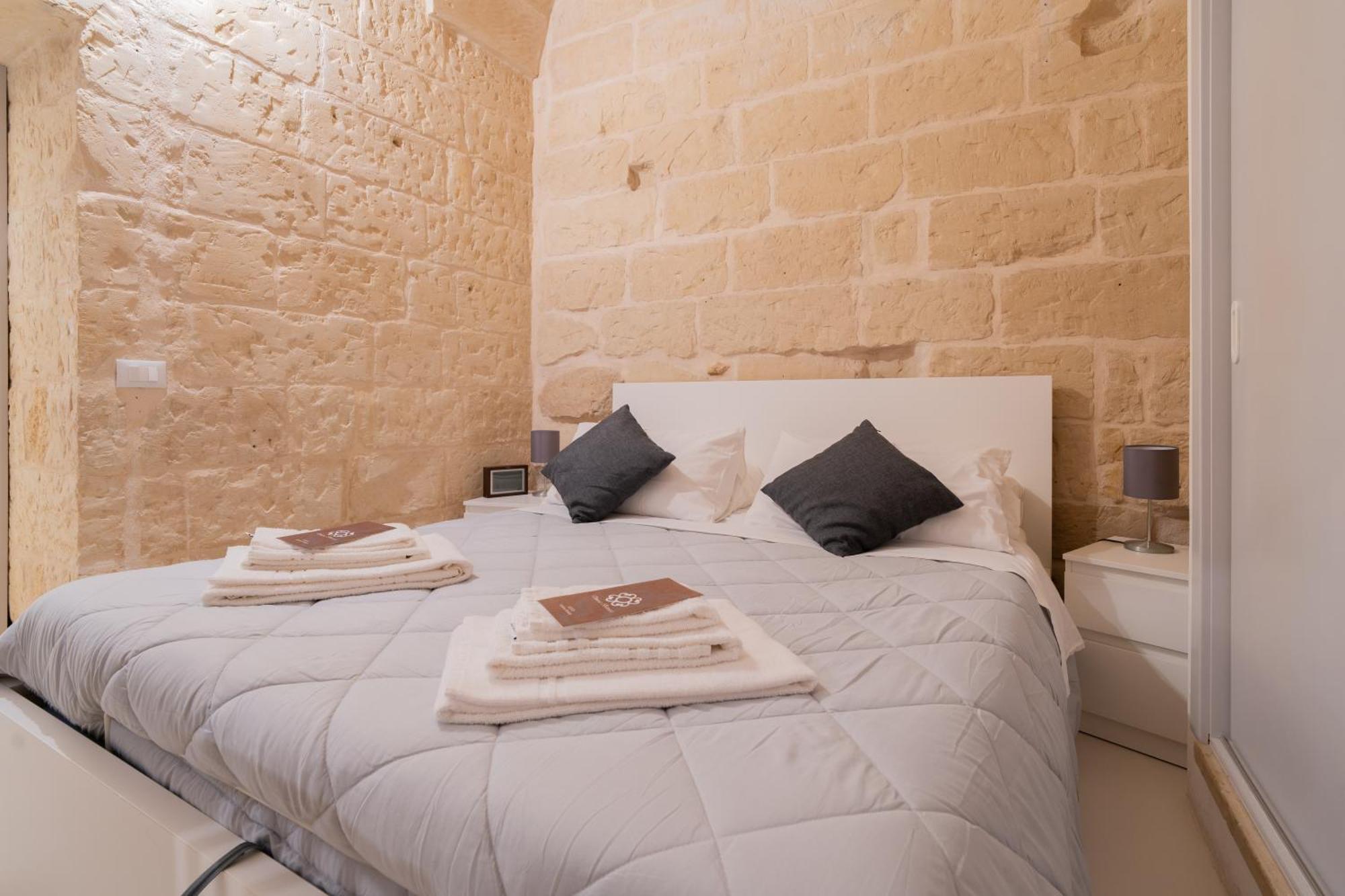 Dimora Barocca Irene Apartment *